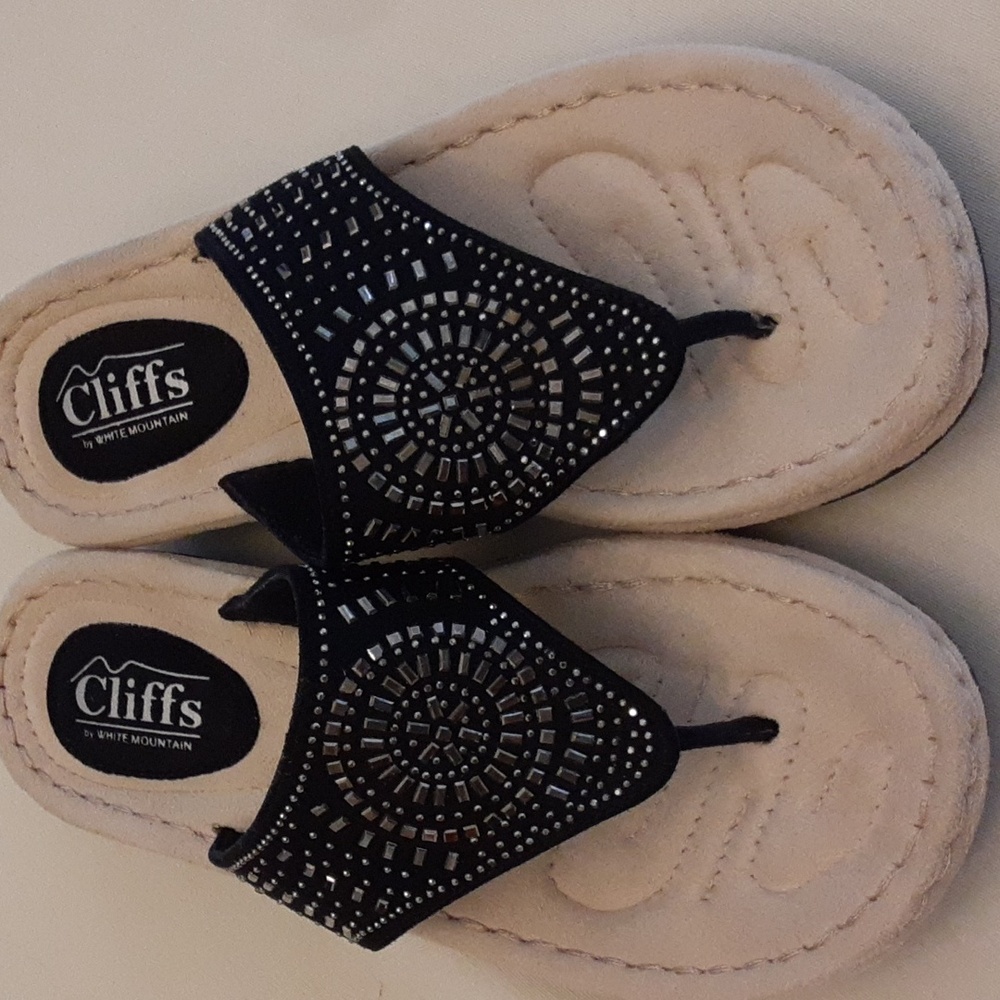 CLIFFS White Mountain sandals.  Size 7 1/2.